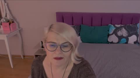 Sabrina MacMarren online show from January 26, 2025, 11:17 am