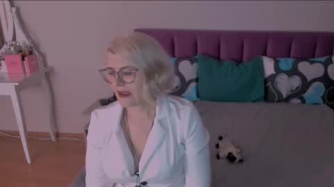 Sabrina MacMarren online show from January 27, 2025, 2:57 pm