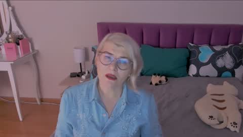 Sabrina MacMarren online show from January 28, 2025, 11:49 am