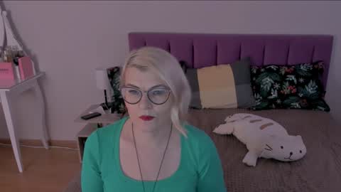 Sabrina MacMarren online show from February 2, 2025, 12:02 pm
