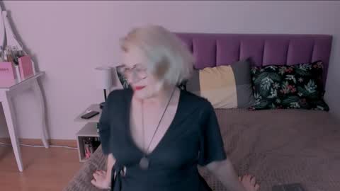 Sabrina MacMarren online show from February 2, 2025, 4:22 pm