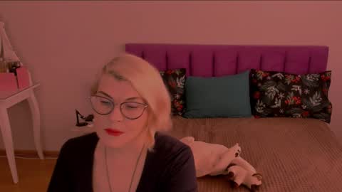 Sabrina MacMarren online show from February 5, 2025, 8:32 am