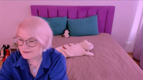 Snapshot of sabrinamacmarren chatting on September 14, 2025, 10:03 am Sabrina MacMarren online show from September 14, 2025, 10:03 am