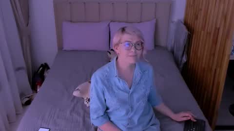 Sabrina MacMarren online show from March 13, 2026, 6:36 pm