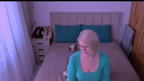 Sabrina MacMarren online show from May 6, 2026, 4:34 pm