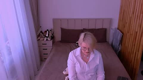 Sabrina MacMarren online show from June 5, 2026, 5:40 pm