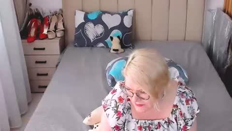 Sabrina MacMarren online show from July 28, 2026, 4:39 pm