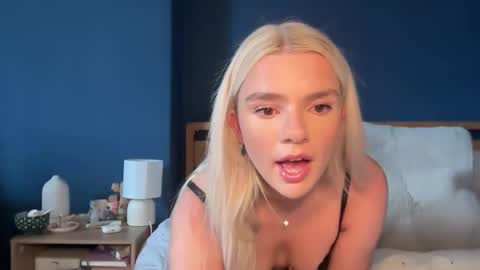 sabrina online show from September 18, 2025, 2:52 pm