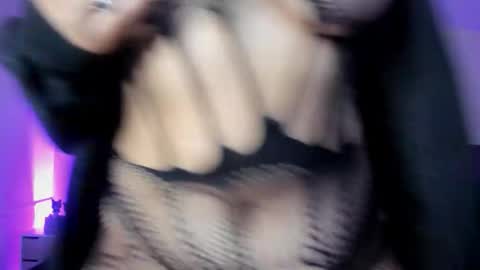 Snapshot of sabrinav_ chatting on November 7, 2025, 11:32 am Sabrina online show from November 7, 2025, 11:32 am