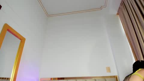 Sabrina Warren online show from September 27, 2025, 12:43 pm