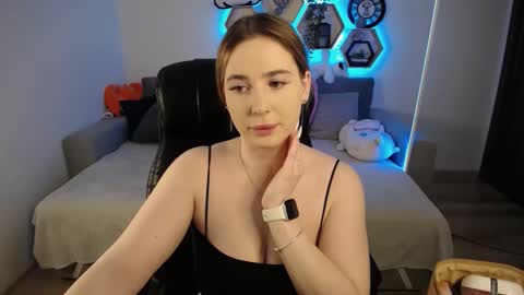 Snapshot of sabrinviolet chatting on February 18, 2025, 9:10 am Sabrina Violet online show from February 18, 2025, 9:10 am