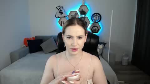 Snapshot of sabrinviolet chatting on March 4, 2025, 9:07 am Sabrina Violet online show from March 4, 2025, 9:07 am