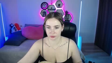 Snapshot of sabrinviolet chatting on September 17, 2025, 8:05 am Sabrina Violet online show from September 17, 2025, 8:05 am