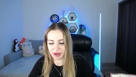 Sabrina Violet online show from March 9, 2026, 9:13 am