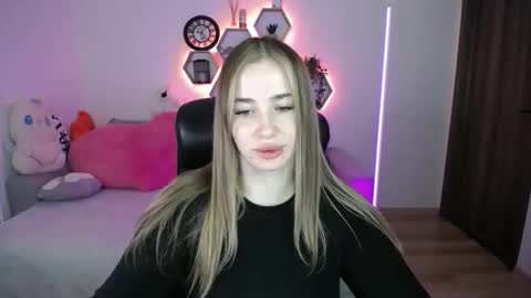 Sabrina Violet online show from May 3, 2026, 8:09 am