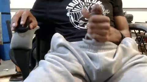 Dee online show from November 11, 2025, 10:21 pm