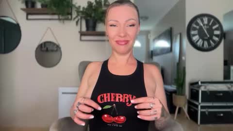 sacha__xx online show from April 30, 2026, 10:54 am