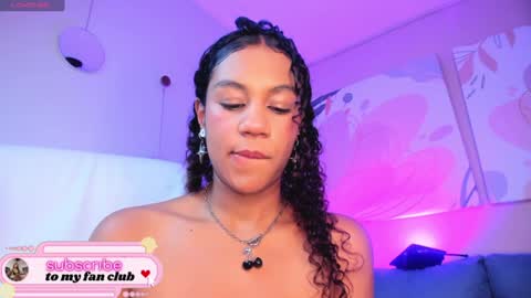 Snapshot of sade_jackson1 chatting on December 13, 2024, 6:27 pm Sophie online show from December 13, 2024, 6:27 pm