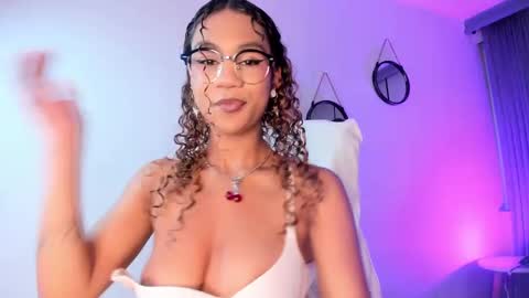 Snapshot of sade_jackson1 chatting on February 25, 2025, 9:35 pm Sophie online show from February 25, 2025, 9:35 pm