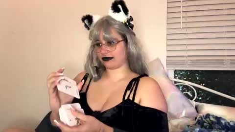 sweet angel baby  online show from September 27, 2025, 5:23 am