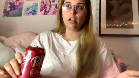 Snapshot of sadgirlsocial chatting on November 11, 2025, 5:51 am sweet angel baby online show from November 11, 2025, 5:51 am