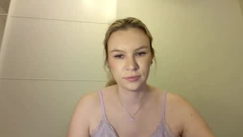 Snapshot of sadieshine chatting on October 14, 2025, 6:20 pm Sadie online show from October 14, 2025, 6:20 pm