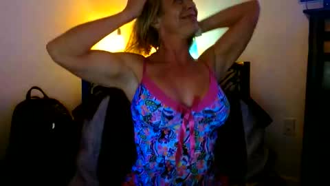 Snapshot of sadiessecretcloset chatting on November 16, 2025, 2:39 am Sadiessecret online show from November 16, 2025, 2:39 am