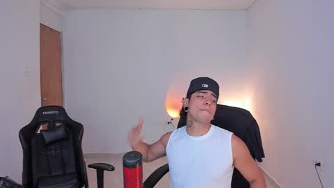 saenz_hotx online show from November 1, 2025, 8:11 pm