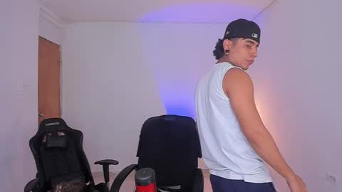 saenz_hotx online show from November 13, 2025, 8:19 pm