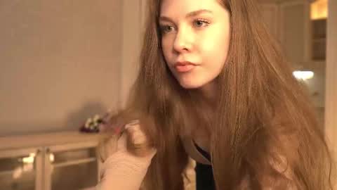little angel Lisa online show from October 1, 2025, 3:40 pm