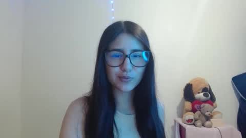 Snapshot of sahaliefox_ chatting on October 2, 2025, 10:17 pm Sahaliefox online show from October 2, 2025, 10:17 pm