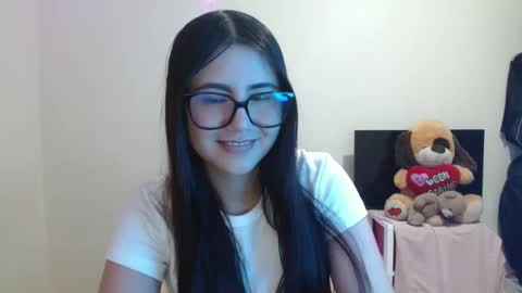 Snapshot of sahaliefox_ chatting on October 8, 2025, 11:02 pm Sahaliefox online show from October 8, 2025, 11:02 pm