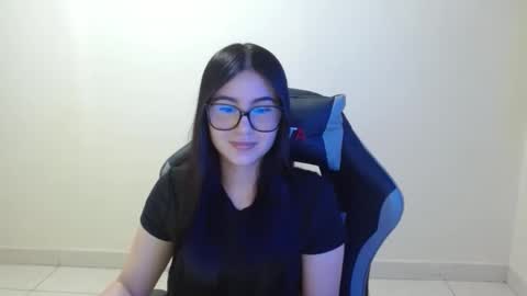 Snapshot of sahaliefox_ chatting on December 21, 2025, 6:26 pm Sahaliefox online show from December 21, 2025, 6:26 pm