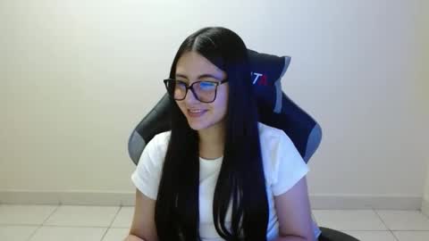 Snapshot of sahaliefox_ chatting on January 9, 2026, 8:10 pm Sahaliefox online show from January 9, 2026, 8:10 pm