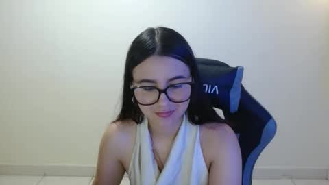 Snapshot of sahaliefox_ chatting on February 14, 2026, 2:25 pm Sahaliefox online show from February 14, 2026, 2:25 pm