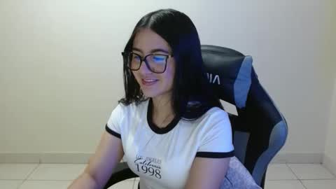 Snapshot of sahaliefox_ chatting on February 15, 2026, 3:31 pm Sahaliefox online show from February 15, 2026, 3:31 pm