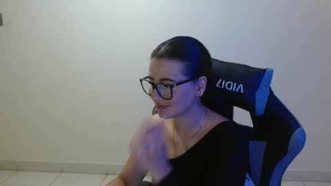 Snapshot of sahaliefox_ chatting on February 21, 2026, 3:24 pm Sahaliefox online show from February 21, 2026, 3:24 pm