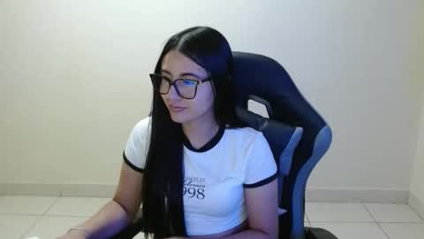 Snapshot of sahaliefox_ chatting on March 9, 2026, 9:08 pm Sahaliefox online show from March 9, 2026, 9:08 pm