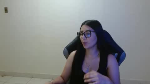 Snapshot of sahaliefox_ chatting on March 18, 2026, 9:29 pm Sahaliefox online show from March 18, 2026, 9:29 pm