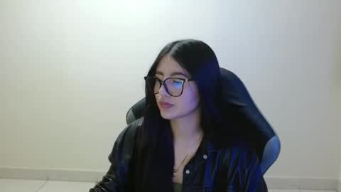Sahaliefox  online show from May 6, 2026, 8:25 pm