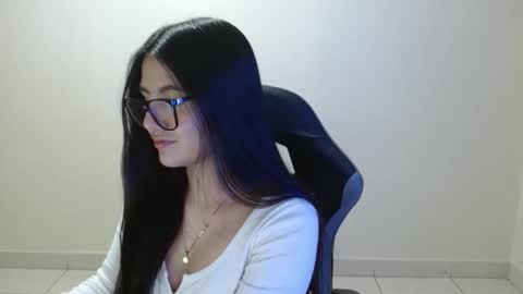 Sahaliefox  online show from May 8, 2026, 9:31 pm