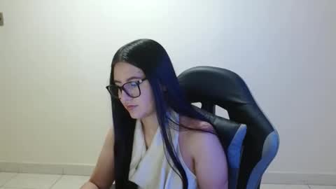 Sahaliefox  online show from May 21, 2026, 9:11 pm