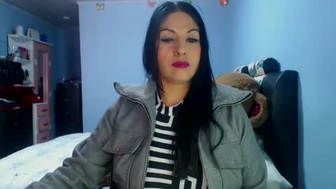 Karina online show from May 3, 2026, 12:22 pm