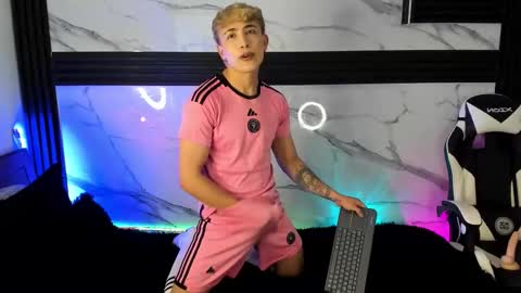 Snapshot of saimonvela chatting on October 21, 2025, 5:30 am Juan online show from October 21, 2025, 5:30 am