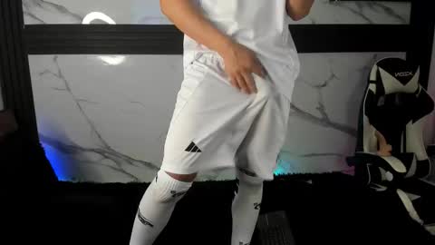 Snapshot of saimonvela chatting on October 25, 2025, 11:10 pm Juan online show from October 25, 2025, 11:10 pm