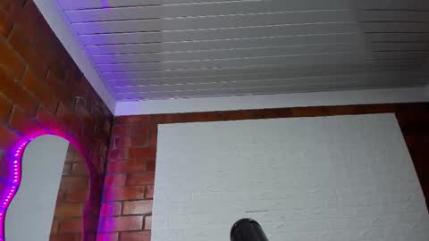 sainix_ online show from October 15, 2025, 3:06 am