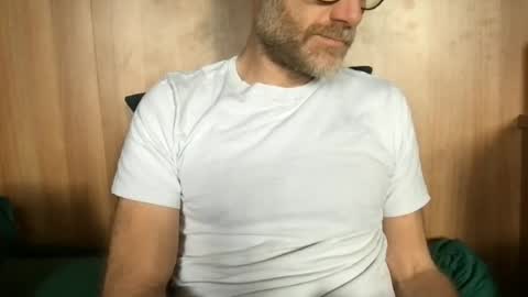 saint009 online show from June 20, 2026, 10:18 am