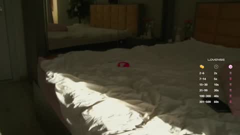 Alyson or just Aly   online show from December 19, 2024, 10:02 am