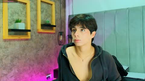 Santi online show from April 1, 2026, 12:39 pm