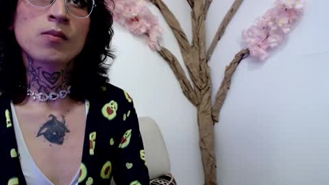 Hikari online show from October 13, 2025, 7:25 pm